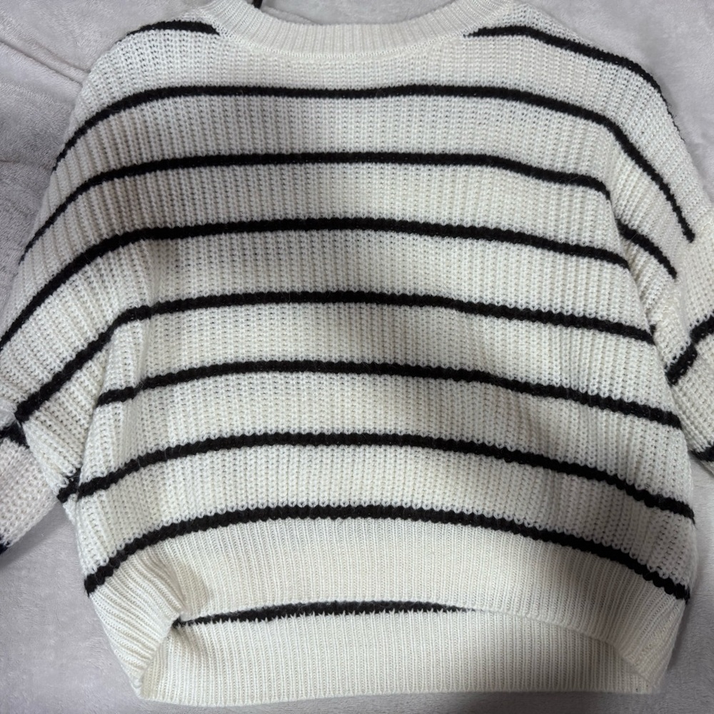 Cropped sweater